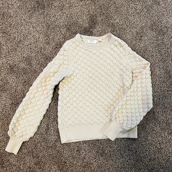 Sweaters - Picture 2 of 2